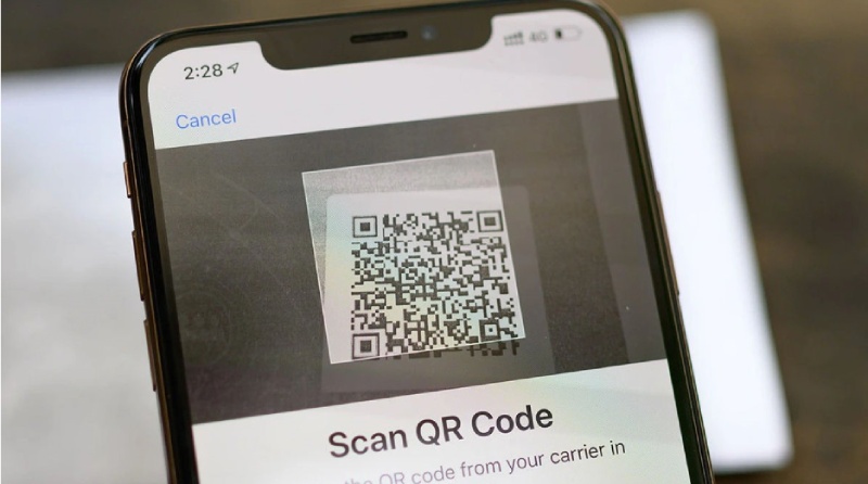 Chuyển eSIM bằng mã QR được cấp bởi nhà mạng đang sử dụng