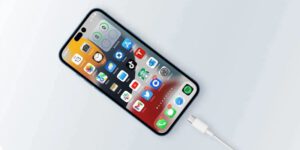 Tìm hiểu nguyên nhân và cách khắc phục lỗi iPhone bị dừng sạc giữa chừng