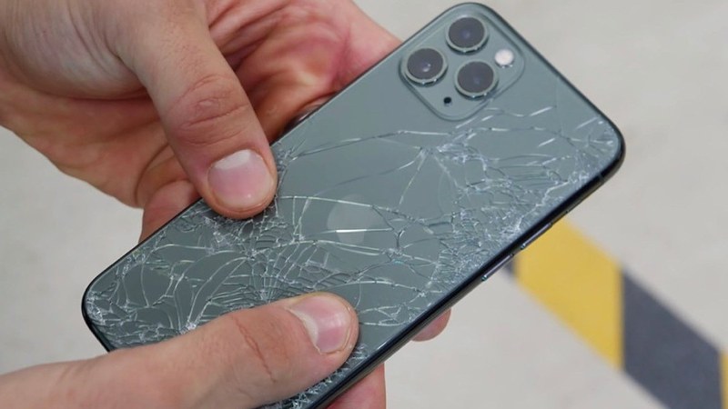 Kiểm tra vỏ điện thoại