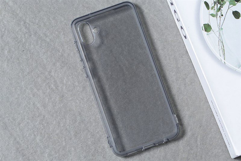 Nếu điện thoại khác kích thước không nên dùng chung ốp lưng