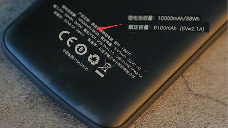 Mang theo pin dự phòng có thông tin về thông số rõ ràng