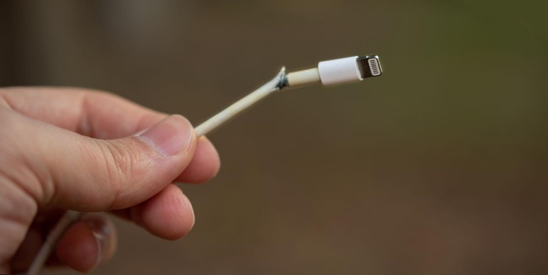 Dây sạc iPhone kém chất lượng